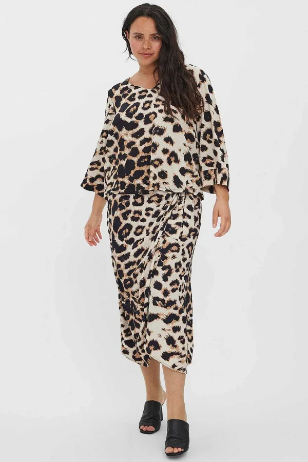 Vero Moda Curve Curve - Ulina V-Neck Blouse In Animal Print*Women Tops & Blouses