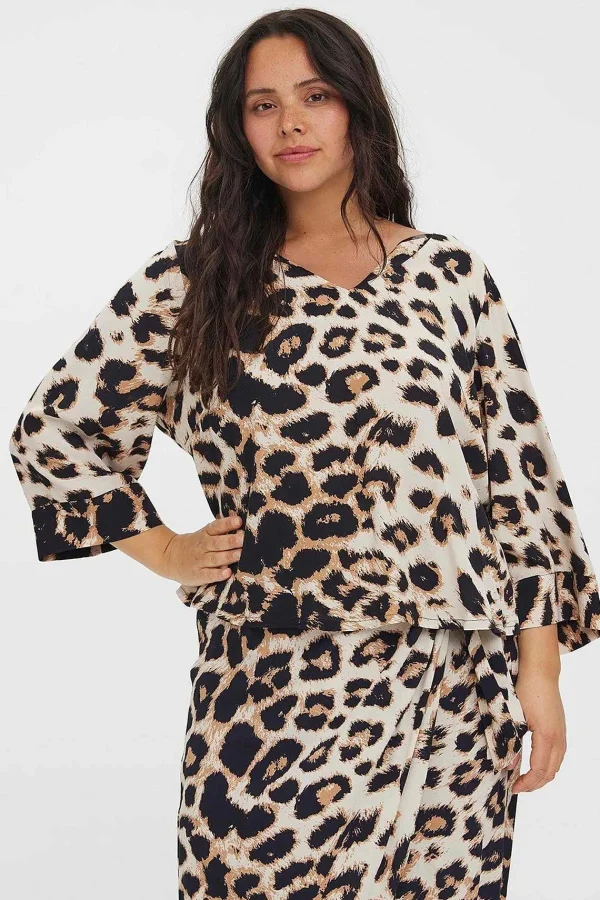 Vero Moda Curve Curve - Ulina V-Neck Blouse In Animal Print*Women Tops & Blouses