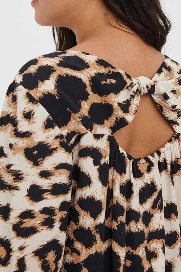 Vero Moda Curve Curve - Ulina V-Neck Blouse In Animal Print*Women Tops & Blouses