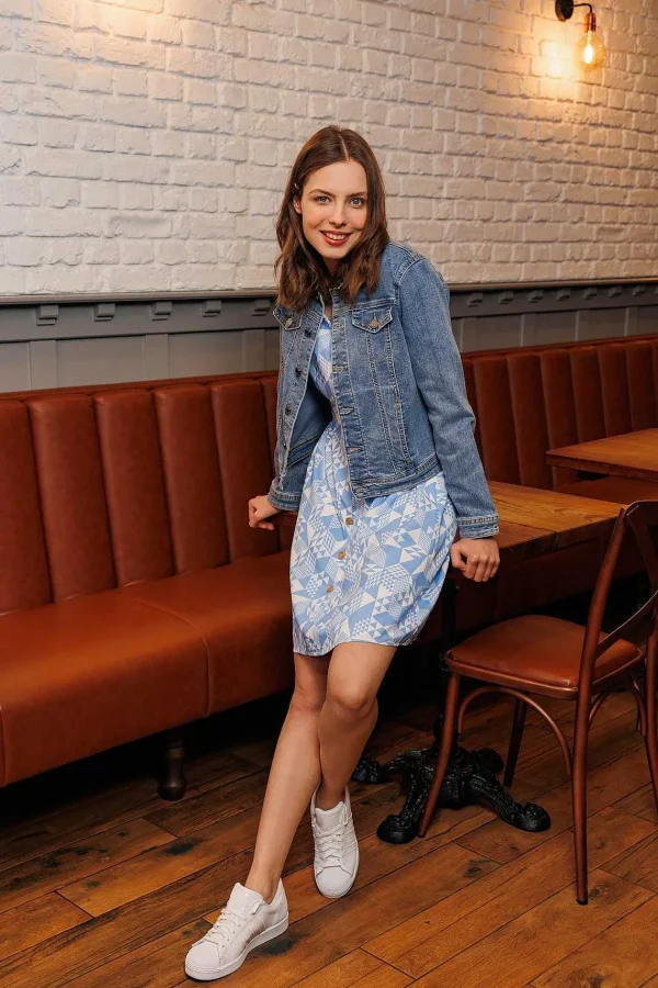 Kelly & Grace Weekend Denim Jacket In Medium Blue*Women Coats & Jackets