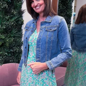 Kelly & Grace Weekend Denim Jacket In Medium Blue*Women Coats & Jackets