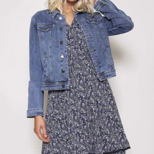 Kelly & Grace Weekend Denim Jacket In Medium Blue*Women Coats & Jackets