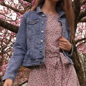 Kelly & Grace Weekend Denim Jacket In Medium Blue*Women Coats & Jackets