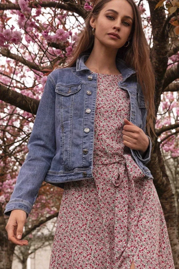 Kelly & Grace Weekend Denim Jacket In Medium Blue*Women Coats & Jackets