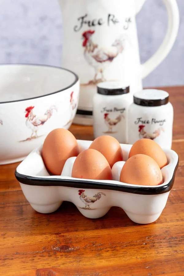 Carraig Donn HOME Farm Design Eggholder* Homeware