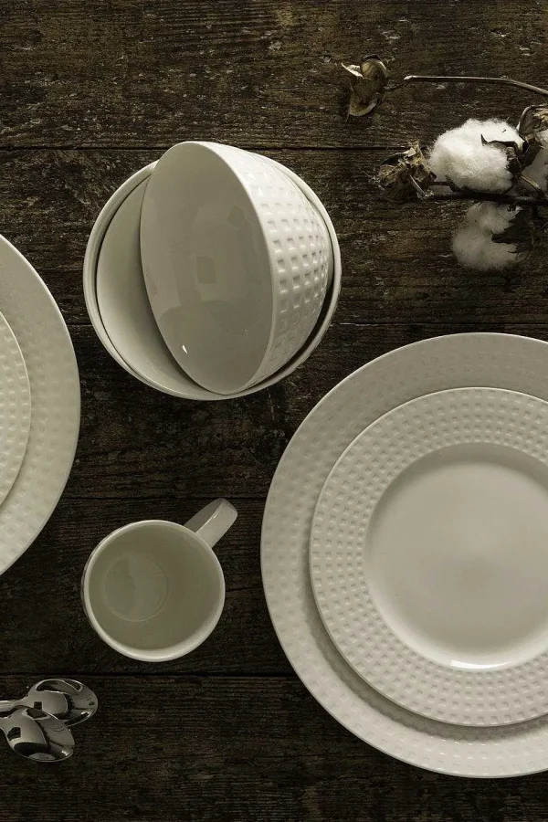 Belleek Grafton 12 Piece Dinner Set* Homeware