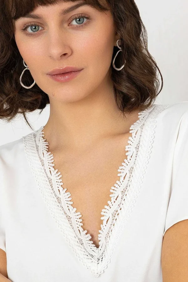 Rowen Avenue Lace V-Neck Top In Ivory*Women Tops & Blouses
