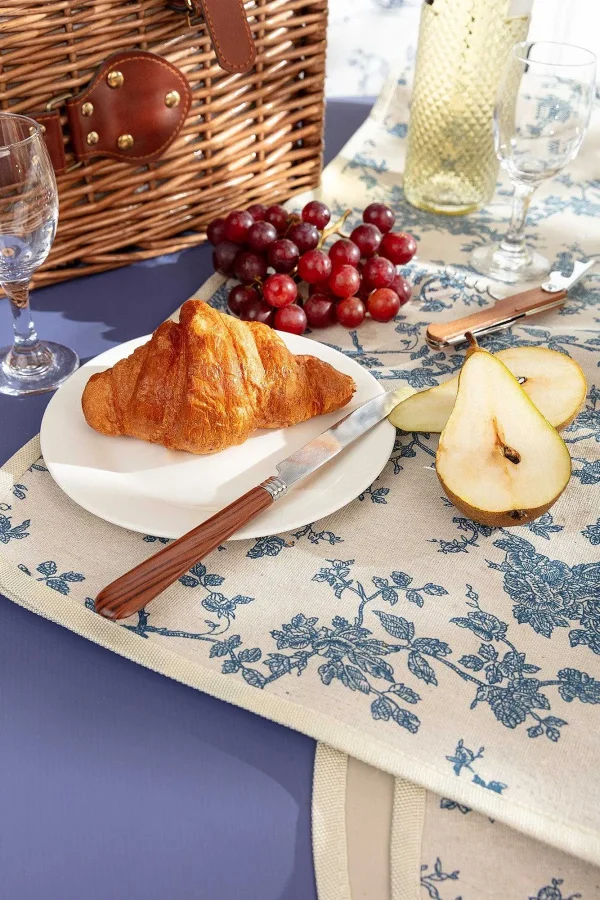 Carraig Donn HOME 4 Person Picnic Basket Blue Floral* Homeware