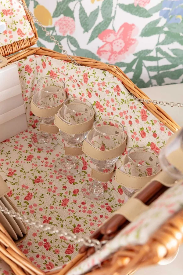 Carraig Donn HOME 4 Person Pink Floral Picnic Basket* Homeware