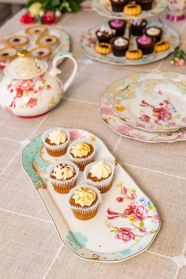 Rosa Belle Sandwich Platter* Homeware