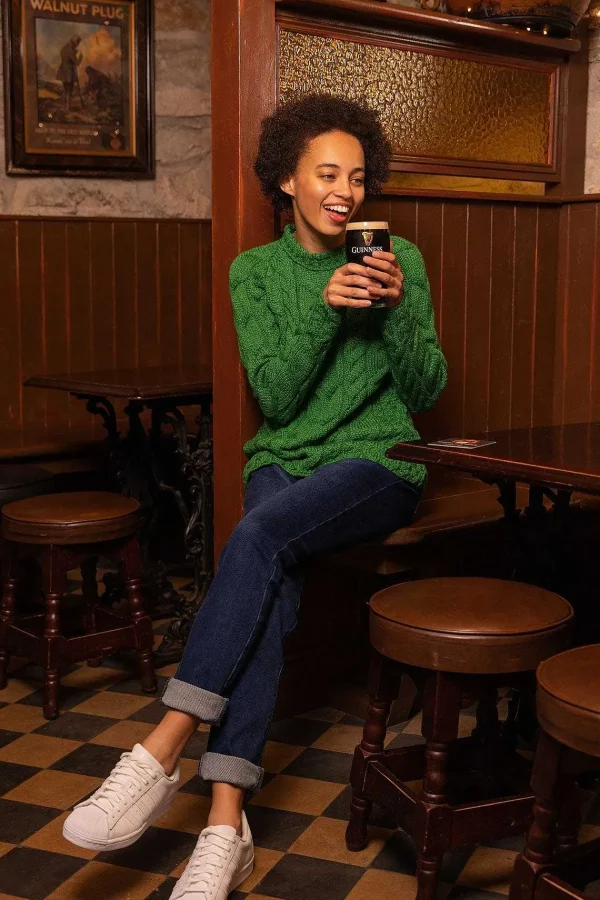 Aran Woollen Mills Super Soft Raglan Crew Sweater In Green*Women Jumpers & Cardigans