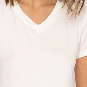 Kelly & Grace Weekend V Neck Tee In White*Women Tops & Blouses