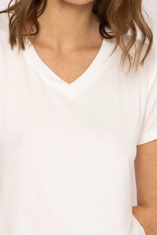 Kelly & Grace Weekend V Neck Tee In White*Women Tops & Blouses