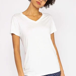 Kelly & Grace Weekend V Neck Tee In White*Women Tops & Blouses